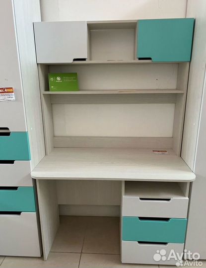 Стол Миа с надстройкой Новый