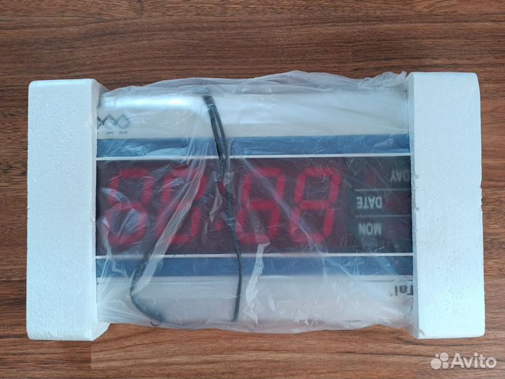 Новые электронные большие часы на стену