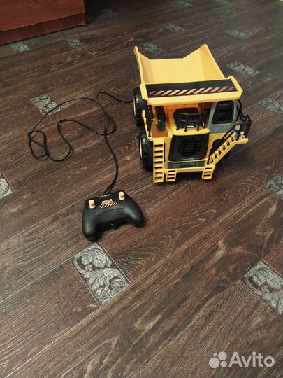 Игрушка грузовик