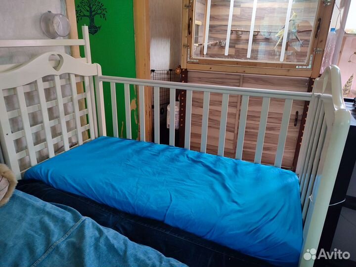 Детская кроватка с маятником + матрас