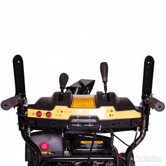 Бензиновый снегоуборщик Champion ST1170E