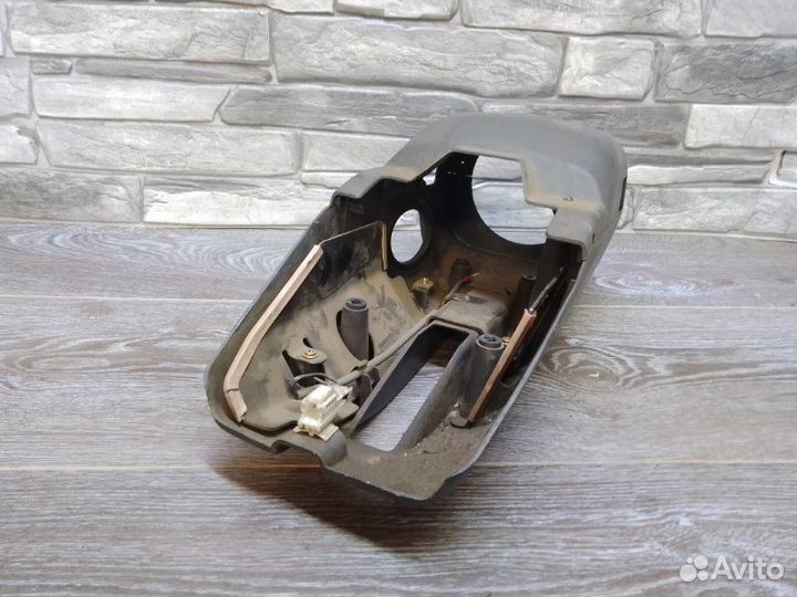 Кожух рулевой колонки Mitsubishi Pajero V25W 6G74