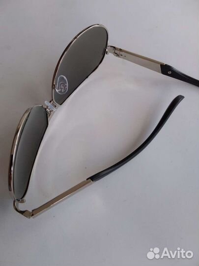 Очки солнцезащитные