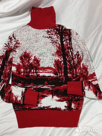 Свитер шерстяной женский