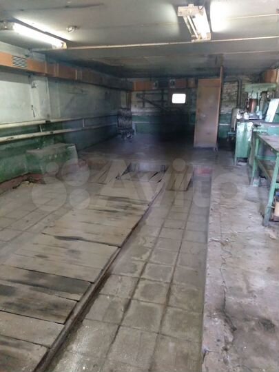 Гараж, > 30 м²