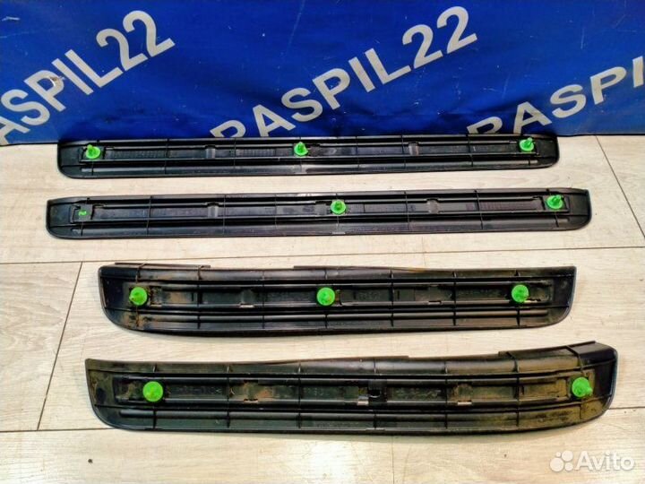 Накладка на порог с надписью Toyota Crown JZS155