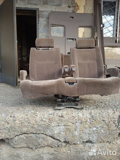 Продам сиденья тойота хайс
