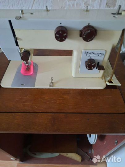 Швейная машинка чайка 143