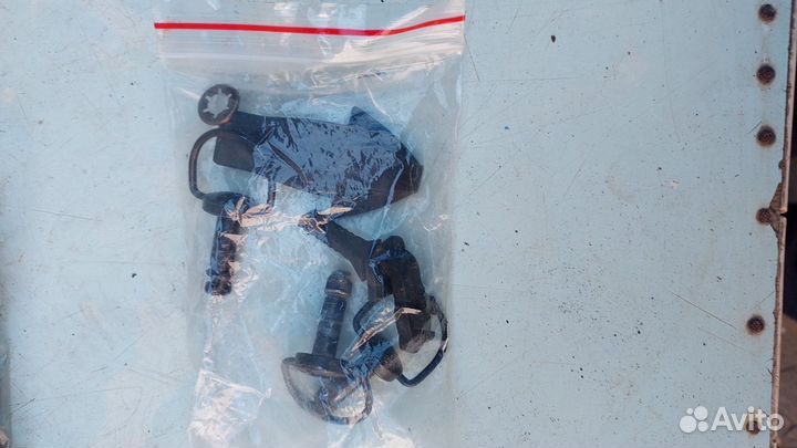 Защелка, фиксатор капота brp