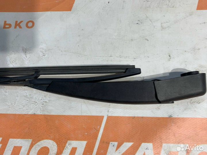 Щеткодержатель задний Chevrolet Aveo T300 2014