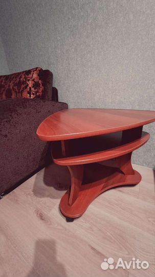 Журнальный столик на колесах бу