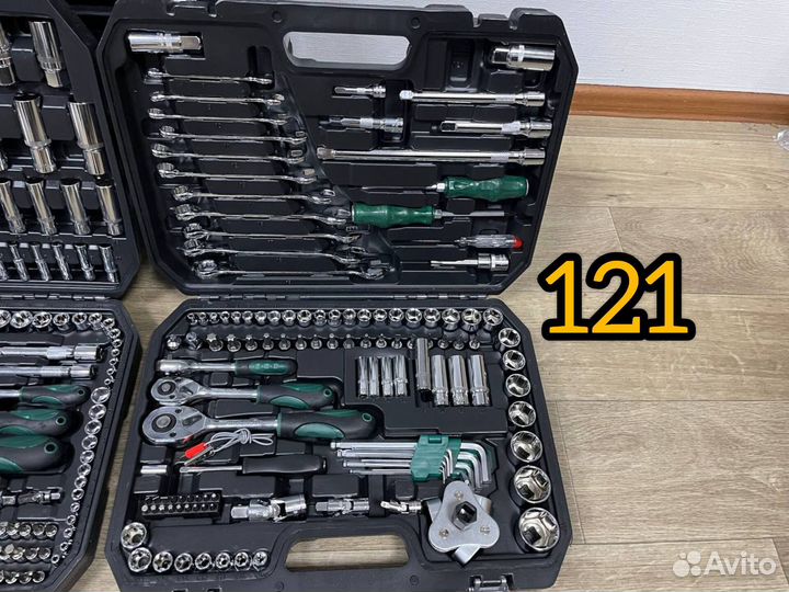 Набор инструментов для авто в чемодане 61/219