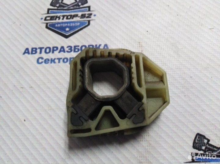 Кронштейн радиатора верхний Volkswagen Golf 6