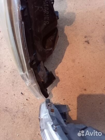 Фары левая правая Тойота harrier