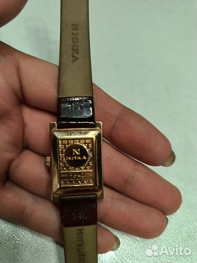 Часы, серьги