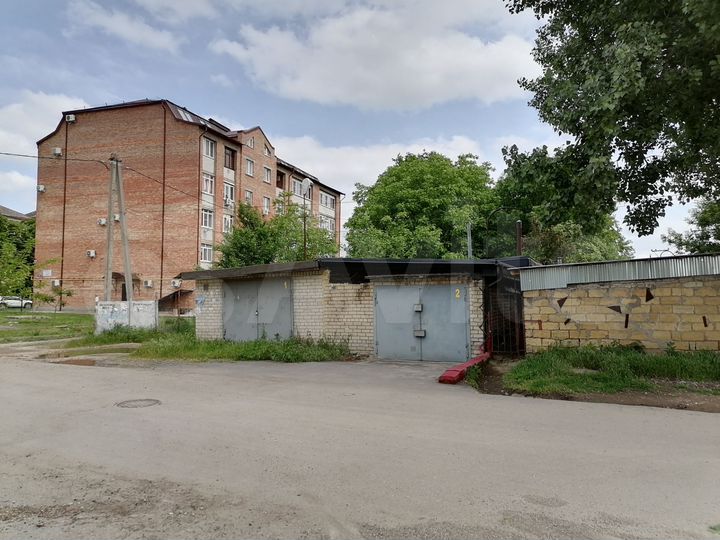 Гараж, > 30 м²