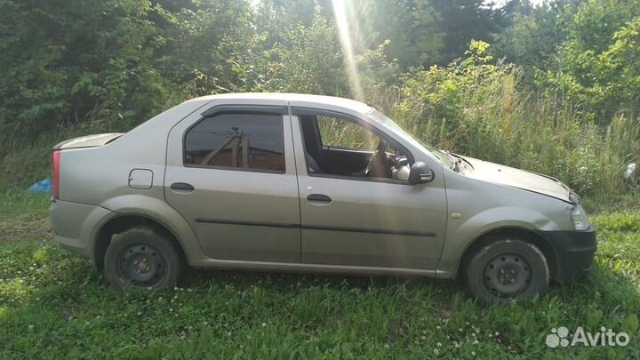 Renault Logan 1.4 МТ, 2011, битый, 250 000 км