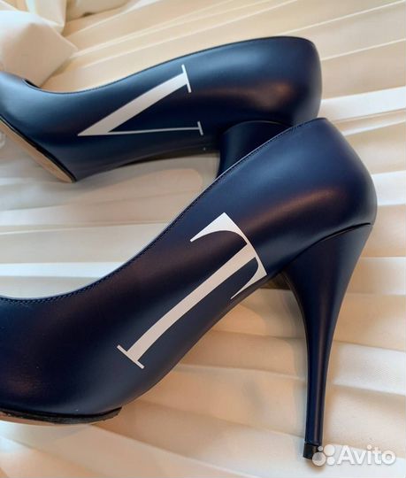 Женские туфли Valentino