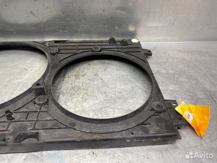 Диффузор вентилятора Volkswagen Bora 1997-2005