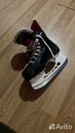 Хоккейные коньки bauer