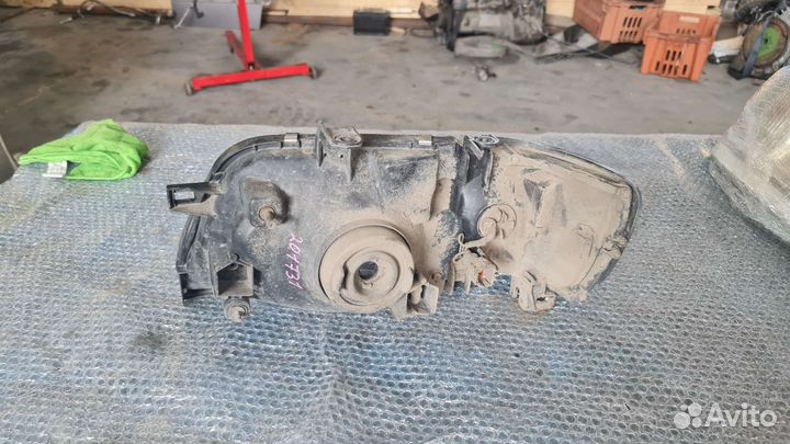 Фара Nissan cube правая