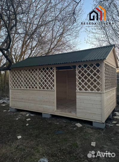 Беседка с мебелью
