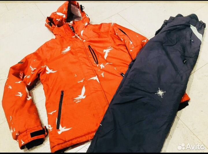 Два больших пакета одежды 44