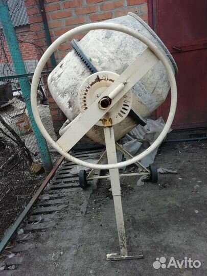 Электрическая бетономешалка в аренду