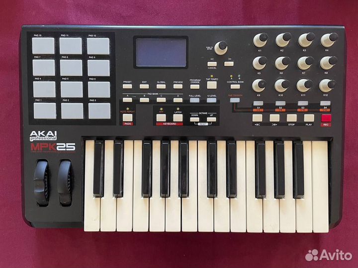 Akai MPK25 миди клавиатура