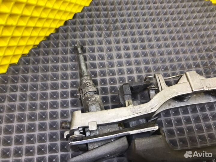 Ручка двери передняя левая Mercedes-Benz 190E W201