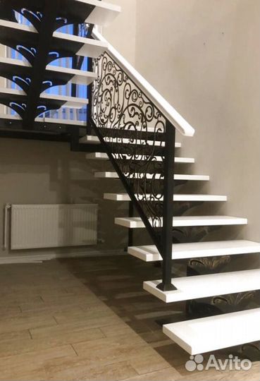 Лестницы г-образные