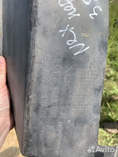 Подкрылок передний левый Нексия