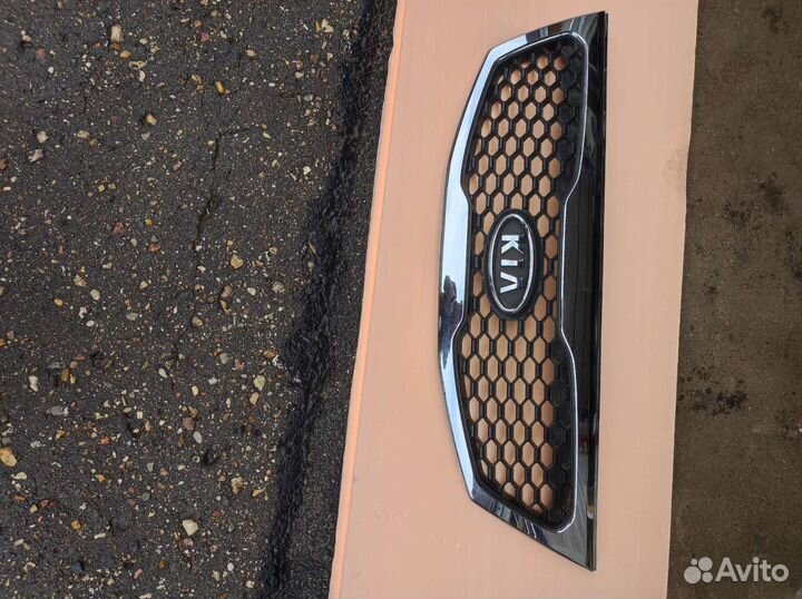 Решетка радиатора кия соренто 2012г