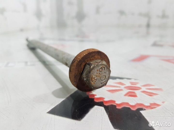 Болт распредвала левый Chrysler Pacifica CS EGN