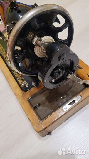 Швейная машина 