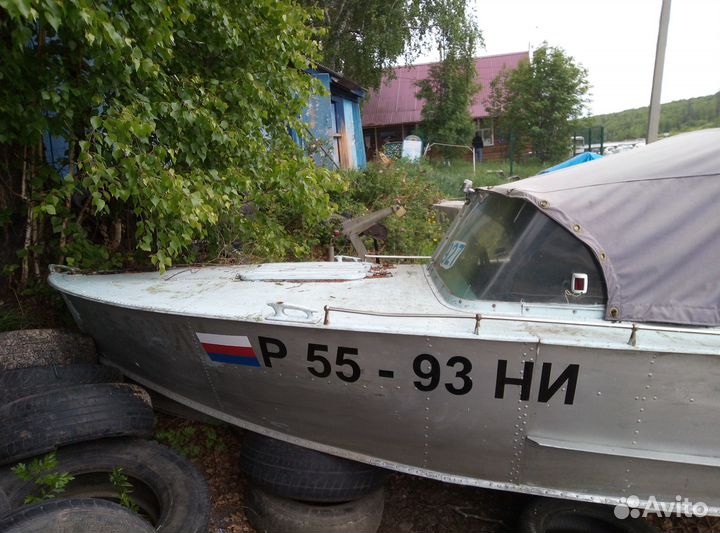 Лодка с мотором