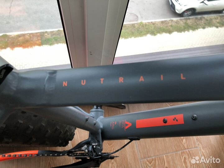 Велосипед cube