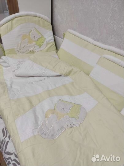 Детская кроватка с маятником +полный комплект