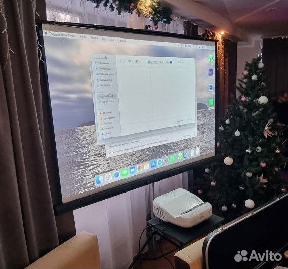 Аренда Ультракороткофокусного проектора и экрана