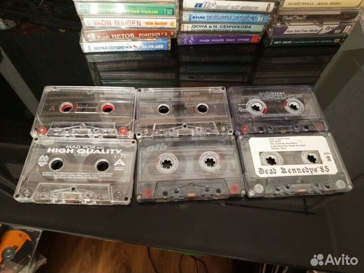 Куча всевозможных аудиокассет