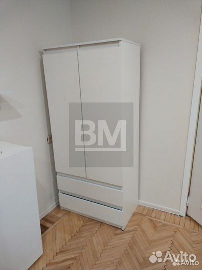 Шкаф белый распашной 2-ух створчатый