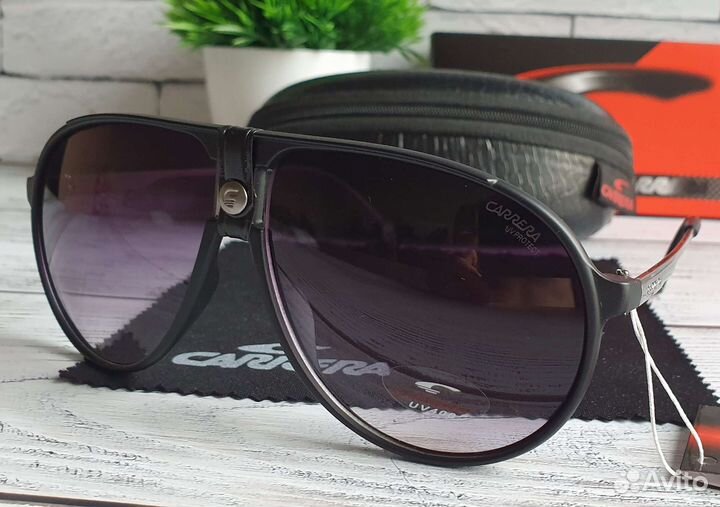 Солнцезащитные очки Carrera новые