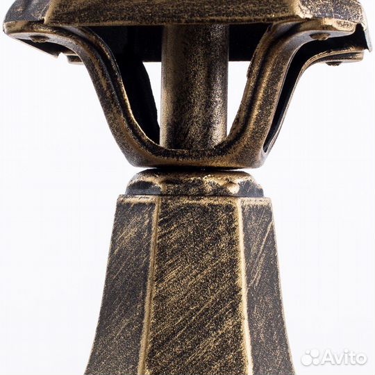 Столб металлический и стеклянный уличный