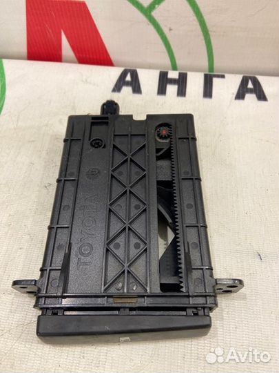 Подстаканник Toyota Avensis T25 1zzfe 2008