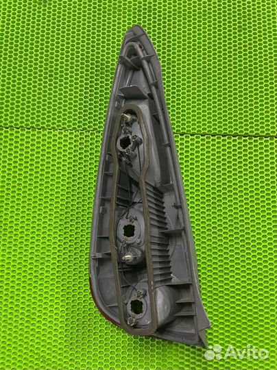 Стоп задний L/R toyota funcargo 1 модель