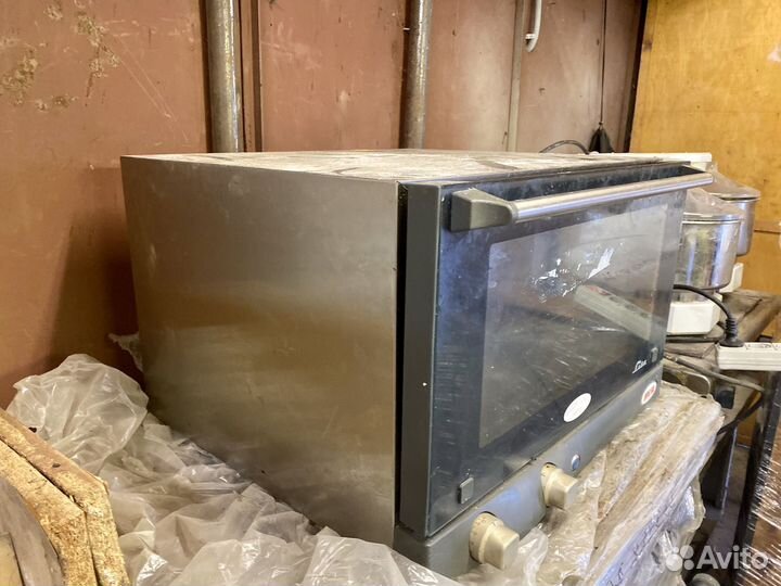 Конвекционная печь Unox для коно-пиццы