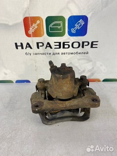 Суппорт задний правый Lexus Lx570 3 3UR-FE 2012