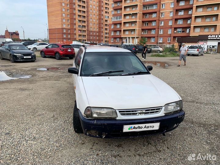 Nissan Avenir 1.8 AT, 1996, 200 000 км