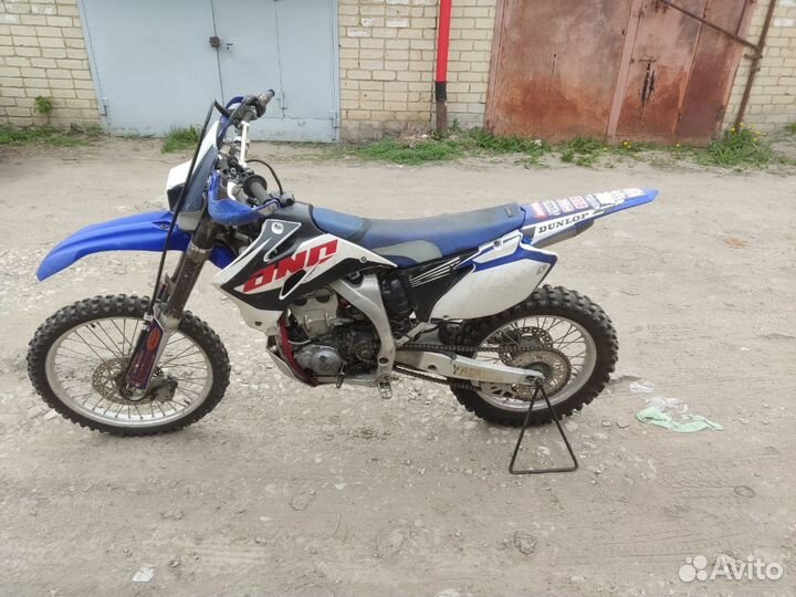 Yamaha YZ400F (WR400F)