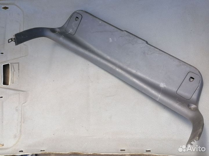 Обшивка двери багажника Mazda 626 (GE) 1992-97